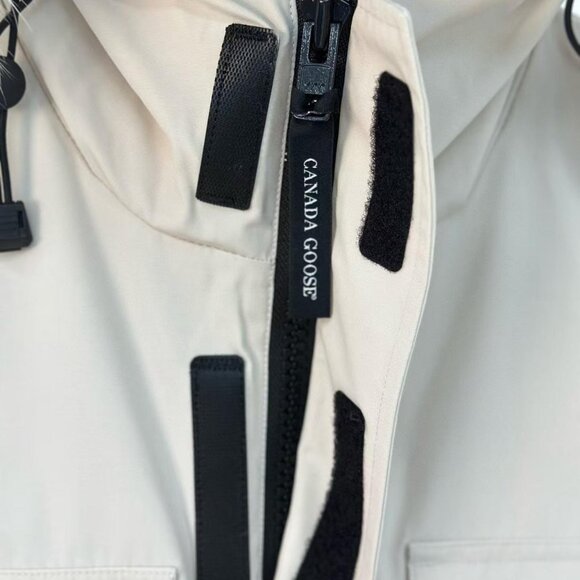 Canada Goose Men's Coat，Very comfortable to wear - Picture 8 of 9